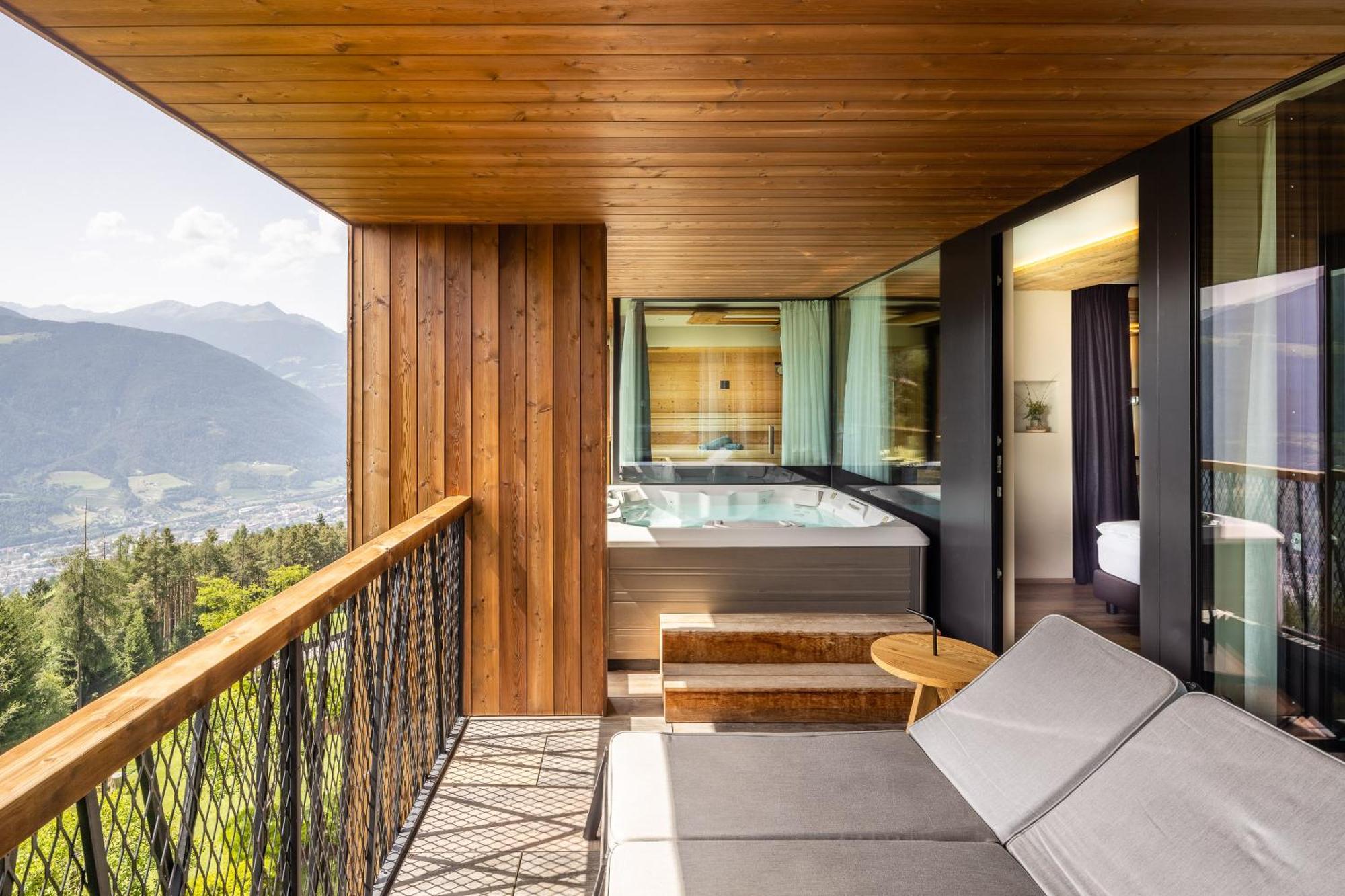My Arbor - Dolomites Hotel Бресаноне Екстериор снимка A private spa at the 7132 Summit